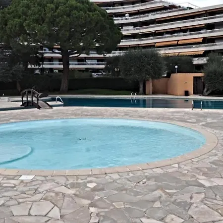 Large Terrace, Sea View, Pool, Floor, 1bedroom, Air-conditioned, Parking アパート